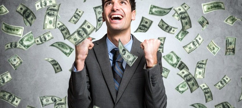 Recruitment Margins man with cash